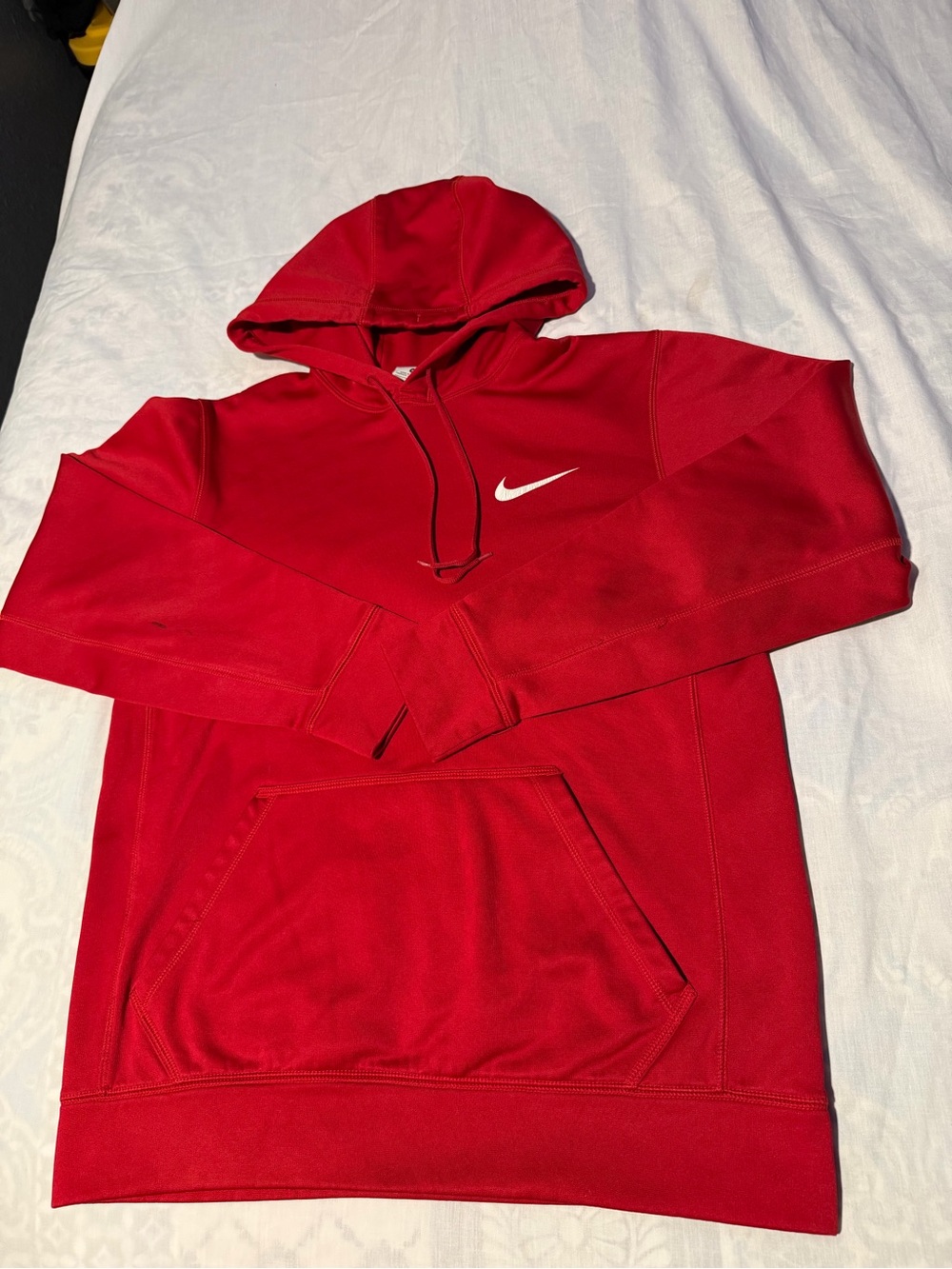 Nike Red Men’s Pullover therma-fit Hoodie with White Swoosh size S